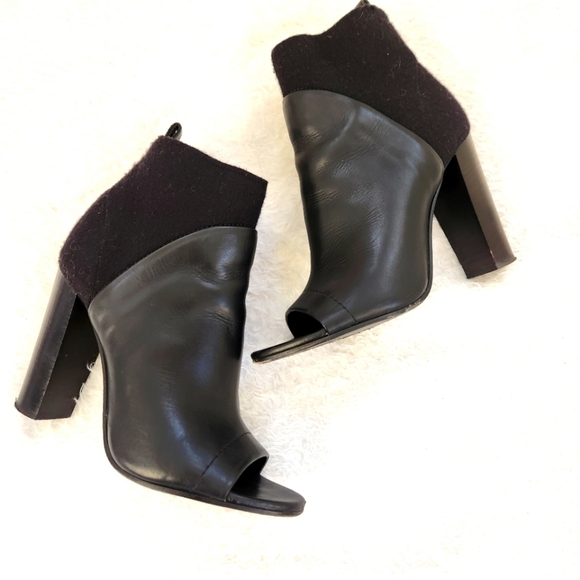 Vince Aren Open Toe Black Leather Bootie Size 7.5 - Picture 1 of 13